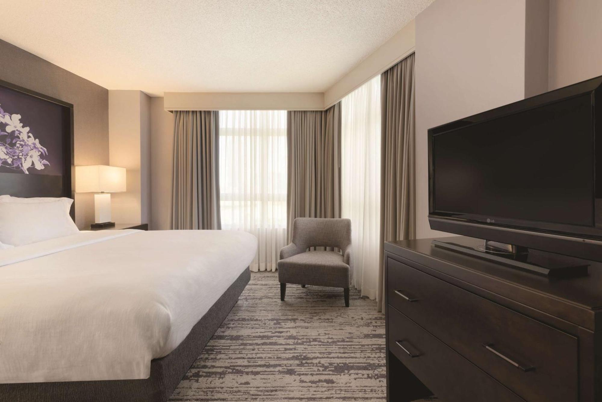 Embassy Suites By Hilton Atlanta At Centennial Olympic Park Exterior foto